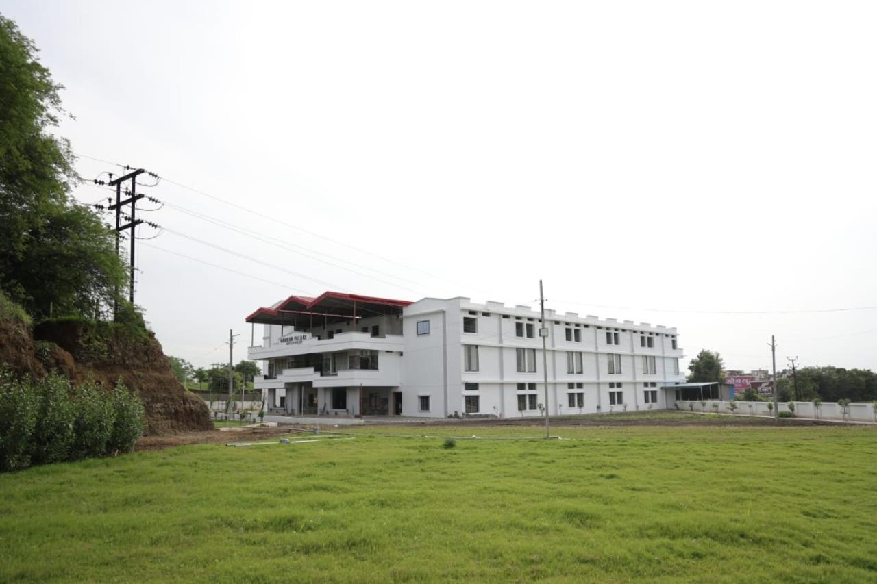 Navkar Palace Hotel & Resort, Sanawad Eksteriør billede
