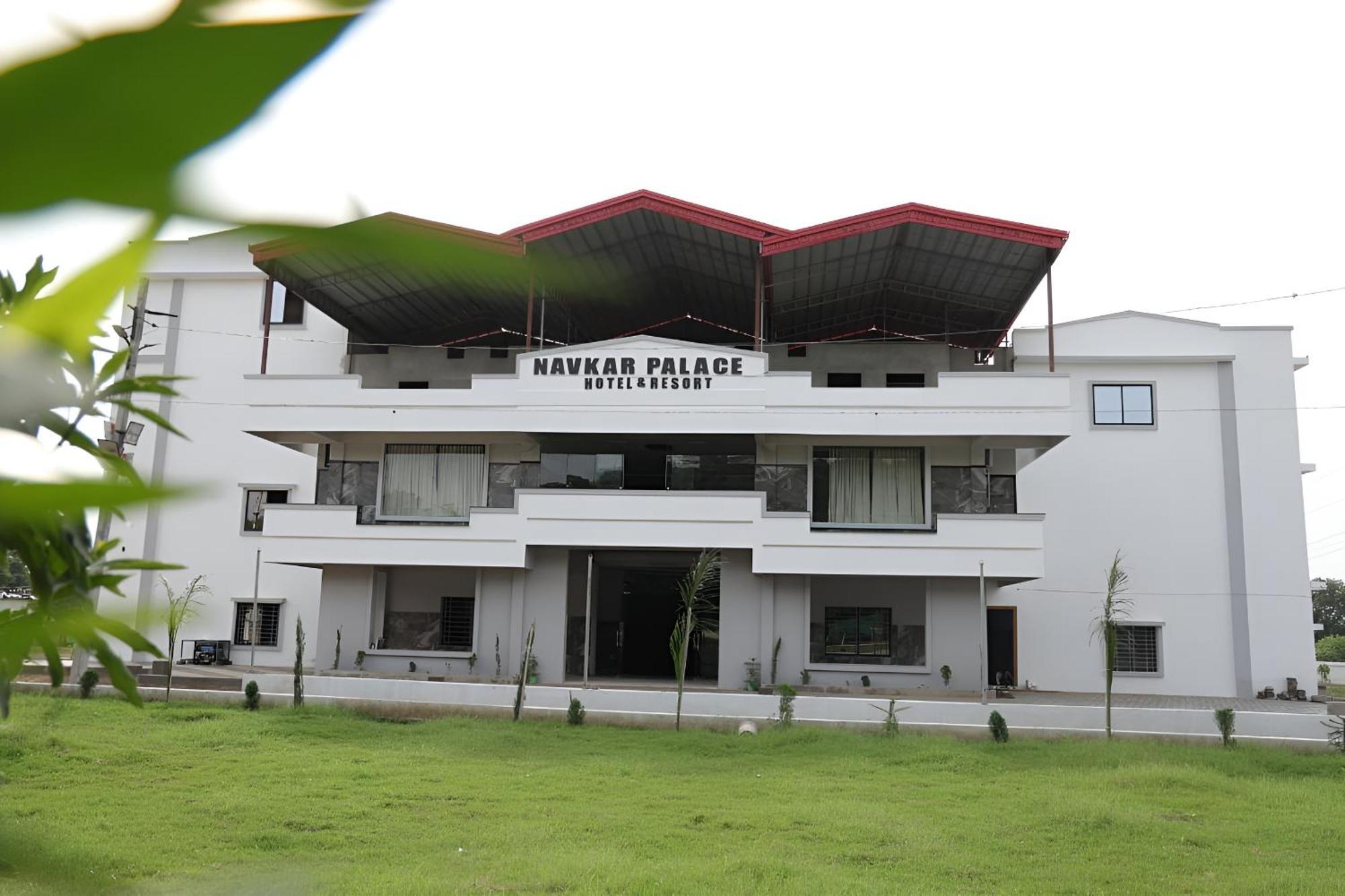 Navkar Palace Hotel & Resort, Sanawad Eksteriør billede